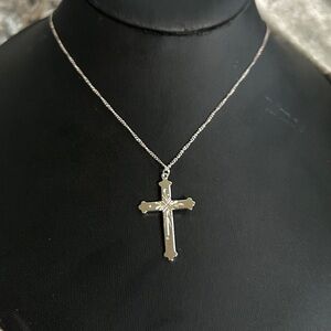 Vintage Engraved 925 Sterling Silver Cross Necklace